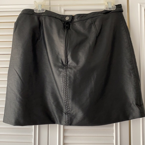 SALE 💫 🖤Free People🖤 Leather Mini Skirt ✨NWOT✨ - Picture 8 of 8